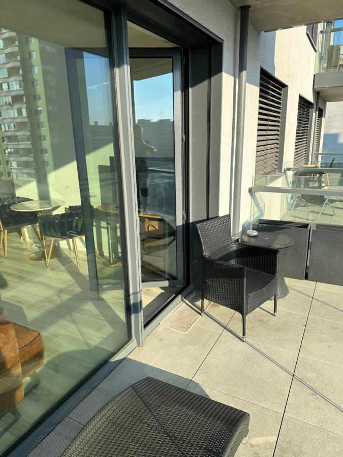 Ein Park Apartment With Free Parking Pressburg Exterior foto
